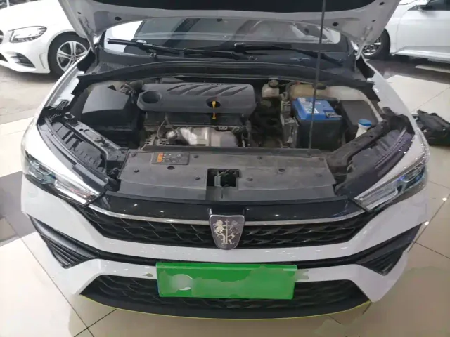 Roewe i5 — Фото автомобиля 15