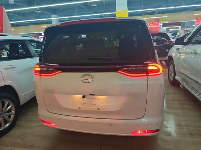 GAC Trumpchi M6 — Фото автомобиля 5
