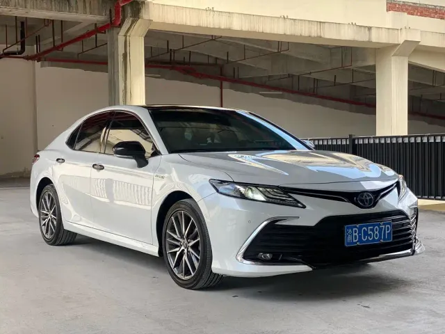 Toyota Camry — Фото автомобиля 3