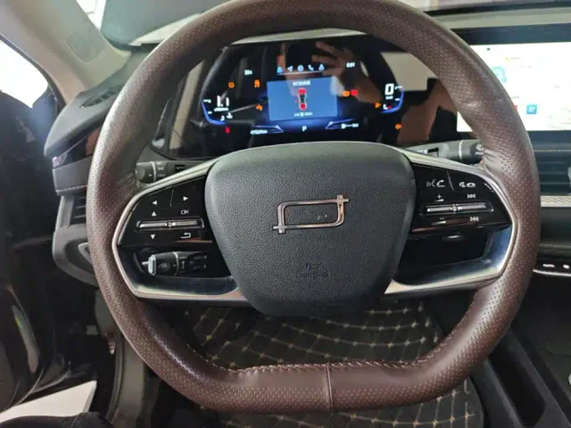 Bestune B70 — Фото автомобиля 15