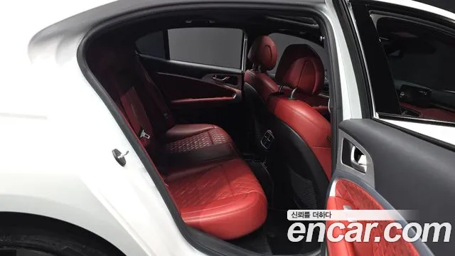 Genesis G70 — Фото автомобиля 12