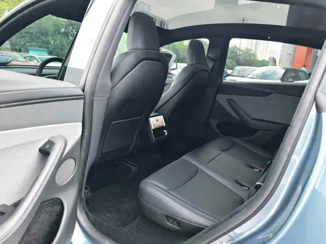 Tesla Model Y — Фото автомобиля 4