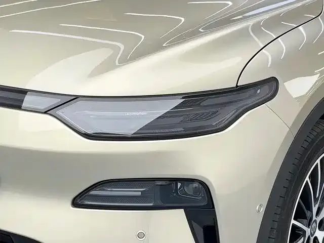 Leapmotor C11 — Фото автомобиля 17