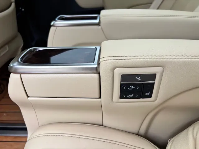 Toyota Alphard — Фото автомобиля 20