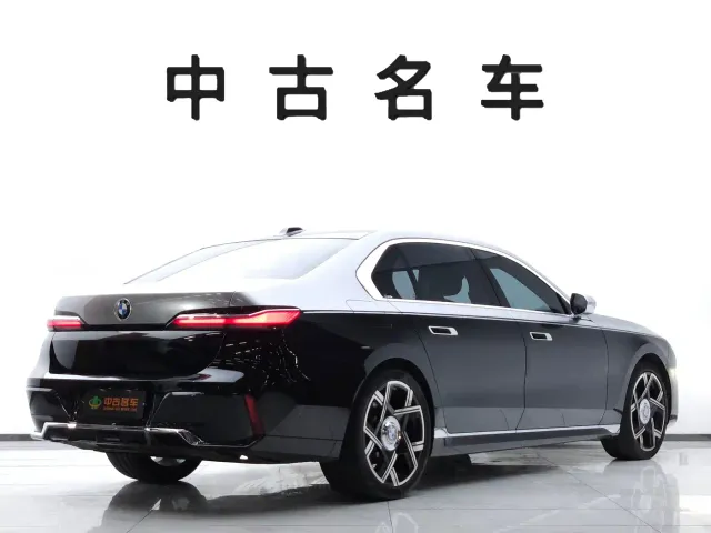 BMW 7 Series — Фото автомобиля 4