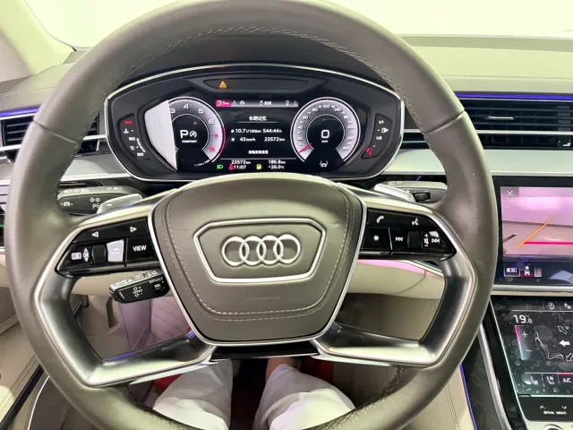 Audi A8 — Фото автомобиля 5