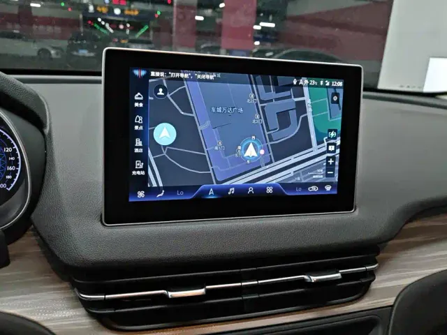 Hongqi E-QM5 — Фото автомобиля 13