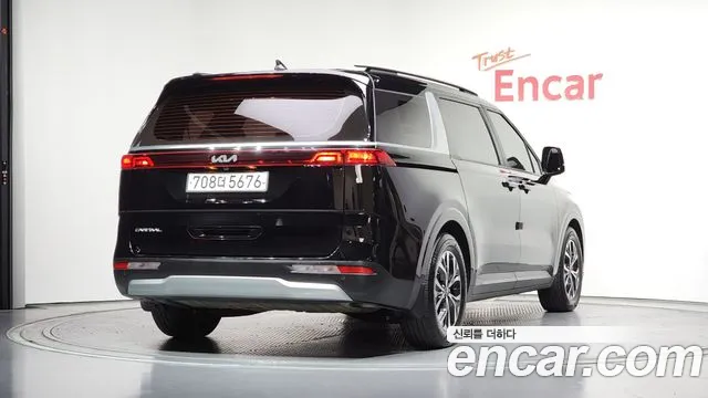 Kia Canival Carnival 4 поколение Дизель 11 мест Prestige — Фото автомобиля 2