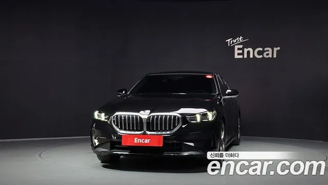BMW 5 Series G60 — Фото автомобиля 3