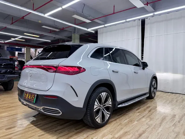 Mercedes-Benz EQE SUV — Фото автомобиля 7