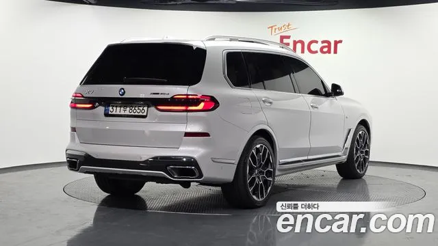 BMW X7 — Фото автомобиля 2
