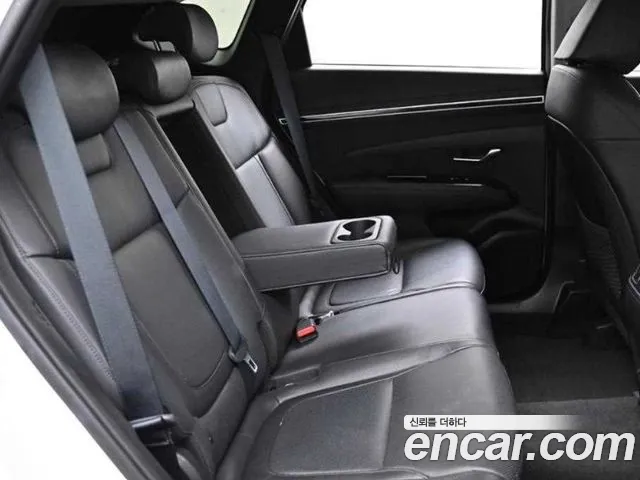 Hyundai Tucson Tucson (NX4) Дизель 2.0 2WD — Фото автомобиля 12
