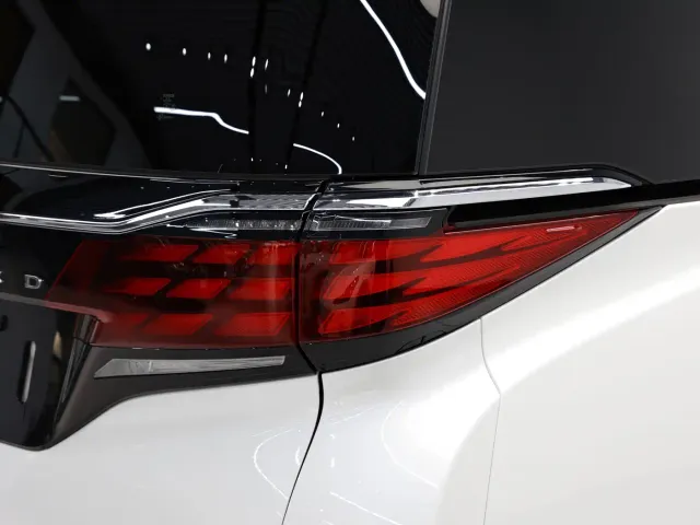 Toyota Alphard — Фото автомобиля 24