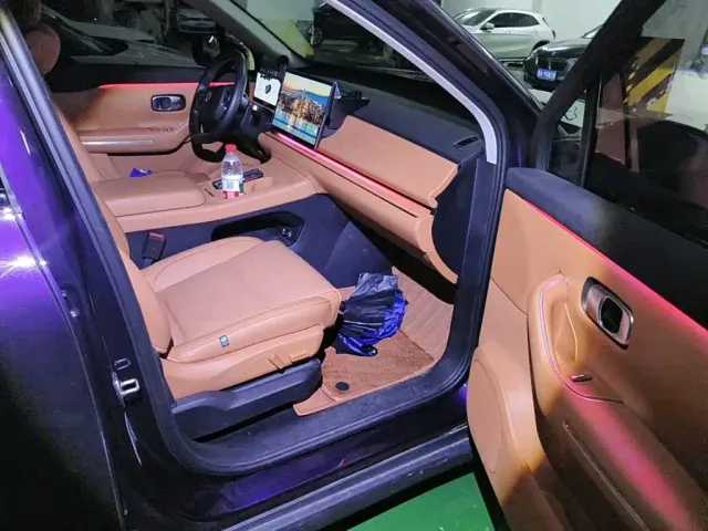 Leapmotor C16 — Фото автомобиля 10