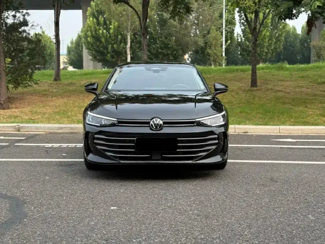 Volkswagen Passat 2025 Pro 380TSI Starlight Dragon Glory Edition — Фото автомобиля 2