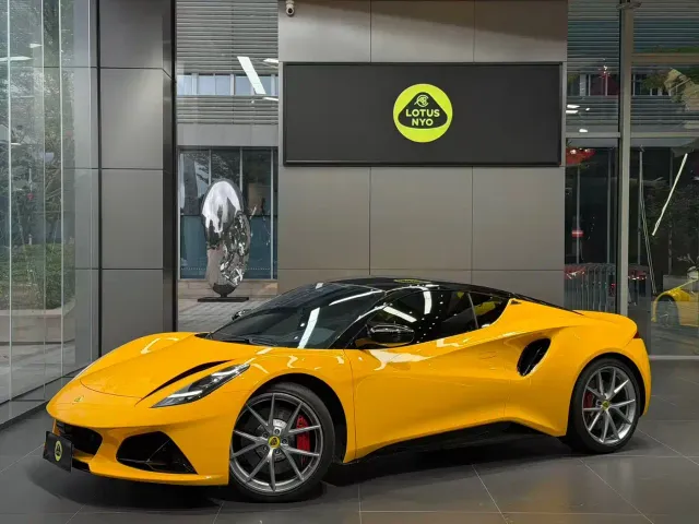 Фотография автомобиля — Lotus Emira