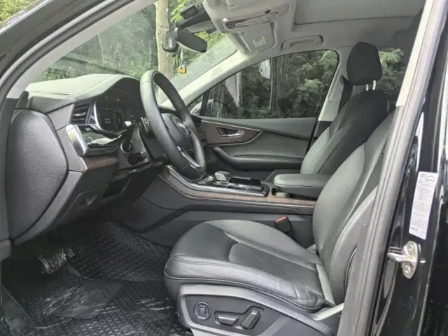 Audi Q7 — Фото автомобиля 10