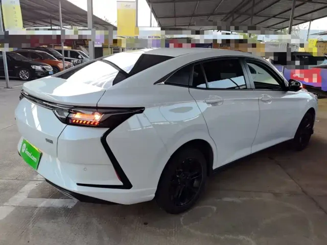 Dongfeng Yixuan — Фото автомобиля 6