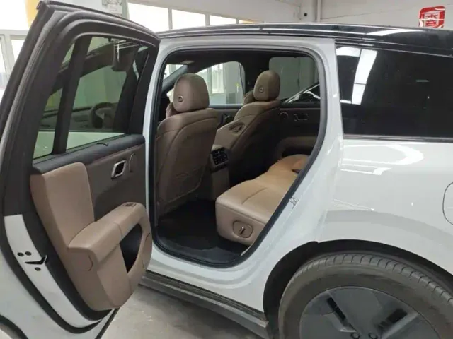 Li Auto i6 — Фото автомобиля 4