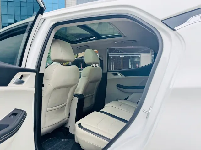 BYD Yuan Pro — Фото автомобиля 8