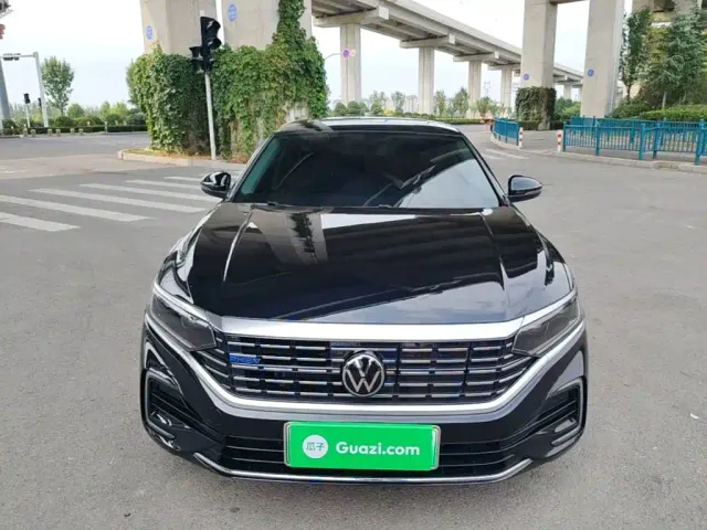 Volkswagen Passat — Фото автомобиля 2