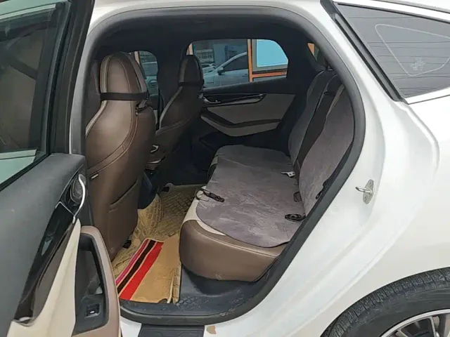 BYD Qin PLUS — Фото автомобиля 16