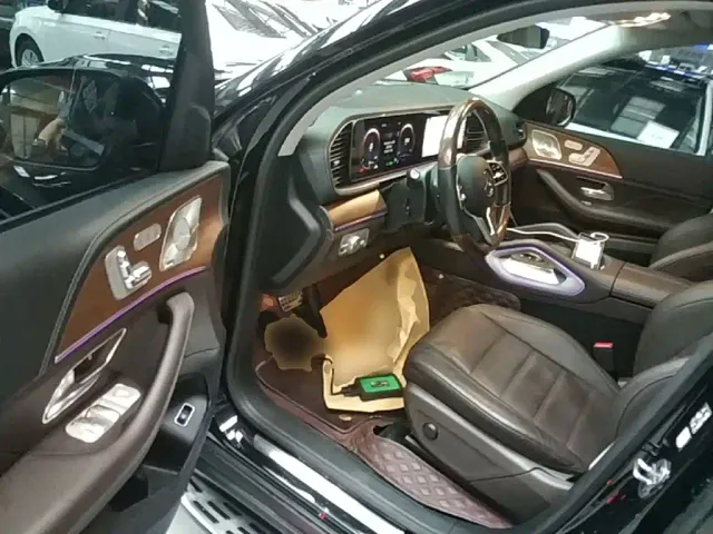 Mercedes-Benz GLS-Class — Фото автомобиля 15