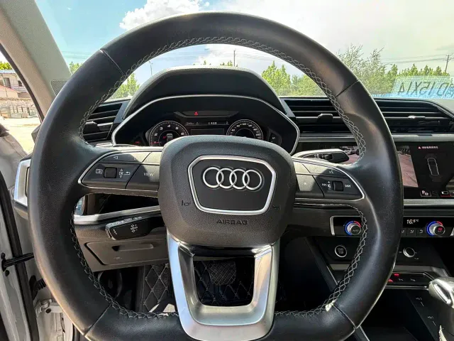 Audi Q3 — Фото автомобиля 12