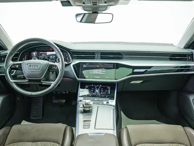 Audi A7L — Фото автомобиля 10