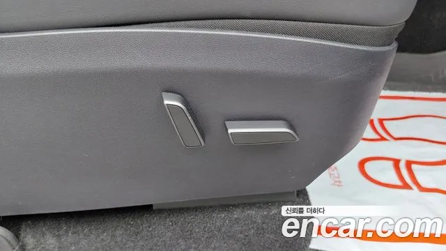 Tesla Model Y — Фото автомобиля 10