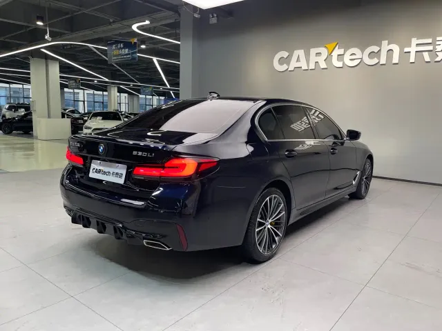 BMW 5 Series — Фото автомобиля 4