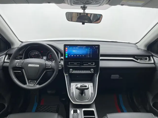 Haval M6 — Фото автомобиля 11