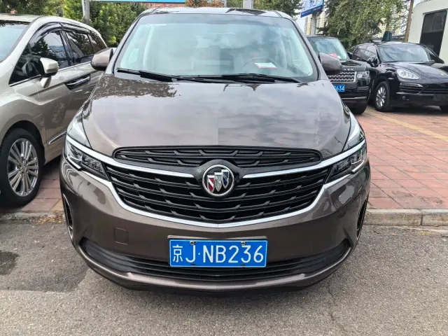 Buick GL8 — Фото автомобиля 3