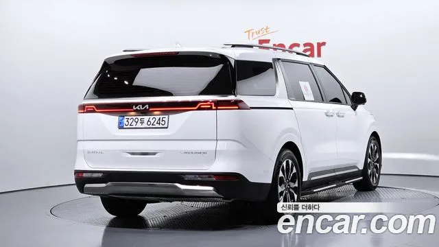 Kia Carnival Generation 4 — Фото автомобиля 2
