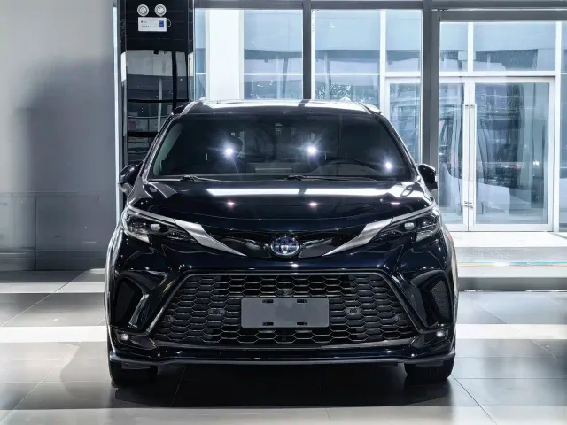 Toyota Granvia — Фото автомобиля 2