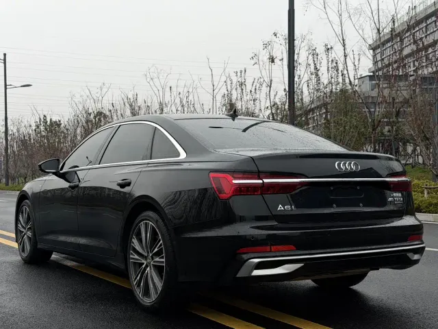 Audi A6L — Фото автомобиля 12