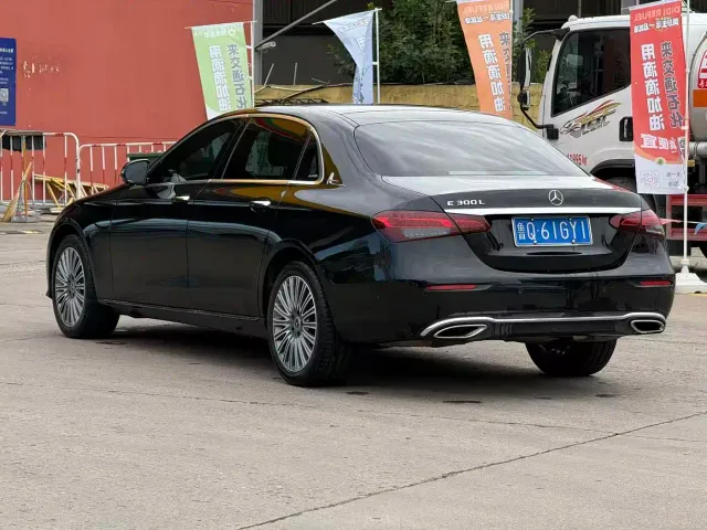 Mercedes-Benz E-Class — Фото автомобиля 7