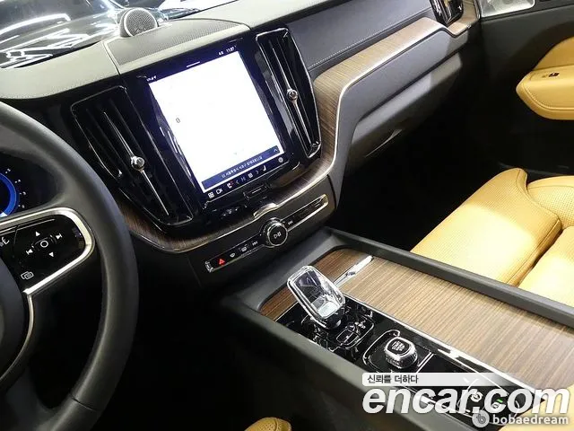 Вольво XC60 — Фото автомобиля 18