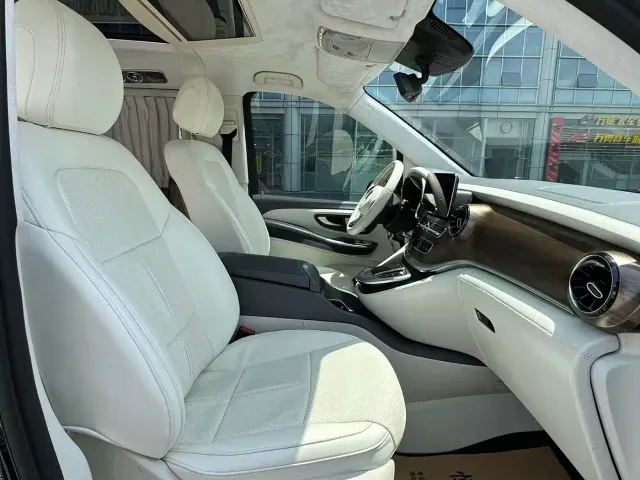 Mercedes-Benz V-Class — Фото автомобиля 13
