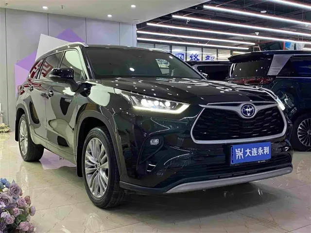 Toyota Highlander — Фото автомобиля 3