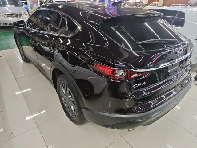 Mazda CX-4 — Фото автомобиля 4