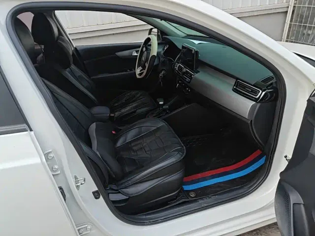 Kia Forte — Фото автомобиля 24