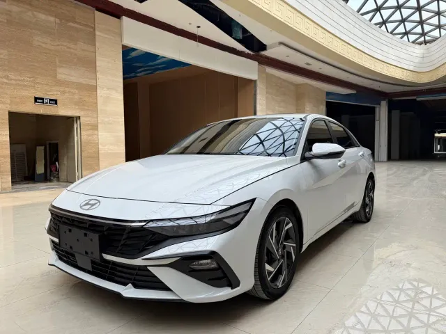 Фотография автомобиля — Hyundai Elantra
