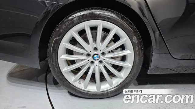 BMW 5-Series — Фото автомобиля 5