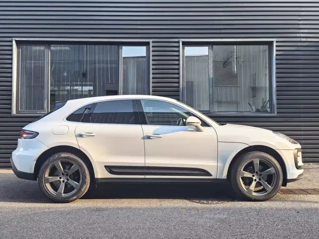 Porsche Macan — Фото автомобиля 10