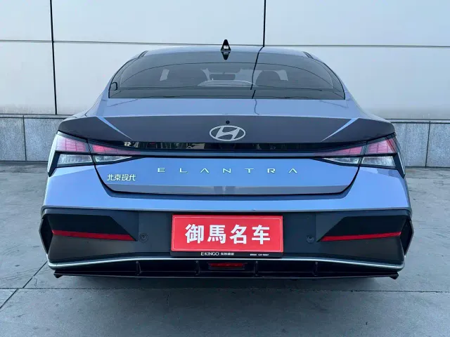 Hyundai Elantra — Фото автомобиля 9
