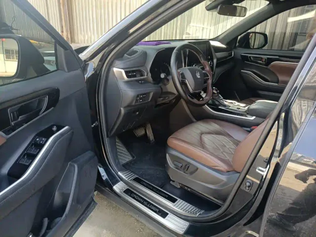 Toyota Crown Kluger — Фото автомобиля 12