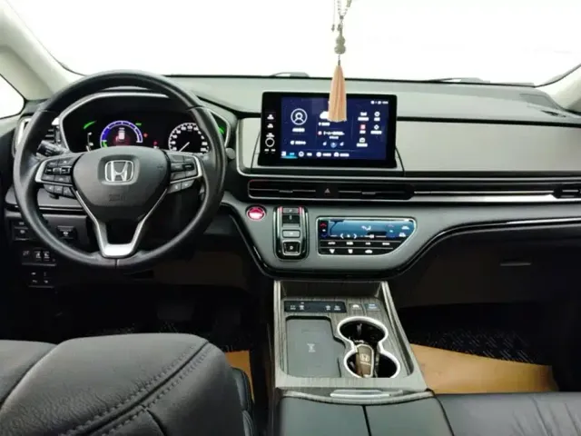 Honda Odyssey — Фото автомобиля 12
