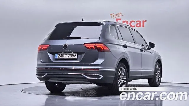 Volkswagen Tiguan — Фото автомобиля 2