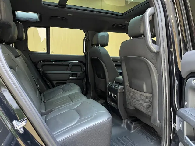 Land Rover Defender — Фото автомобиля 14